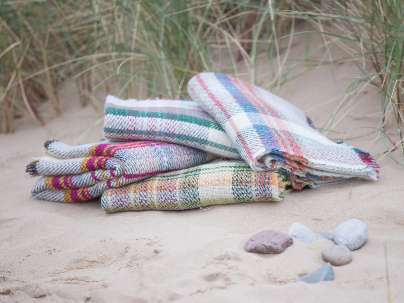 Random recycled wool blanket